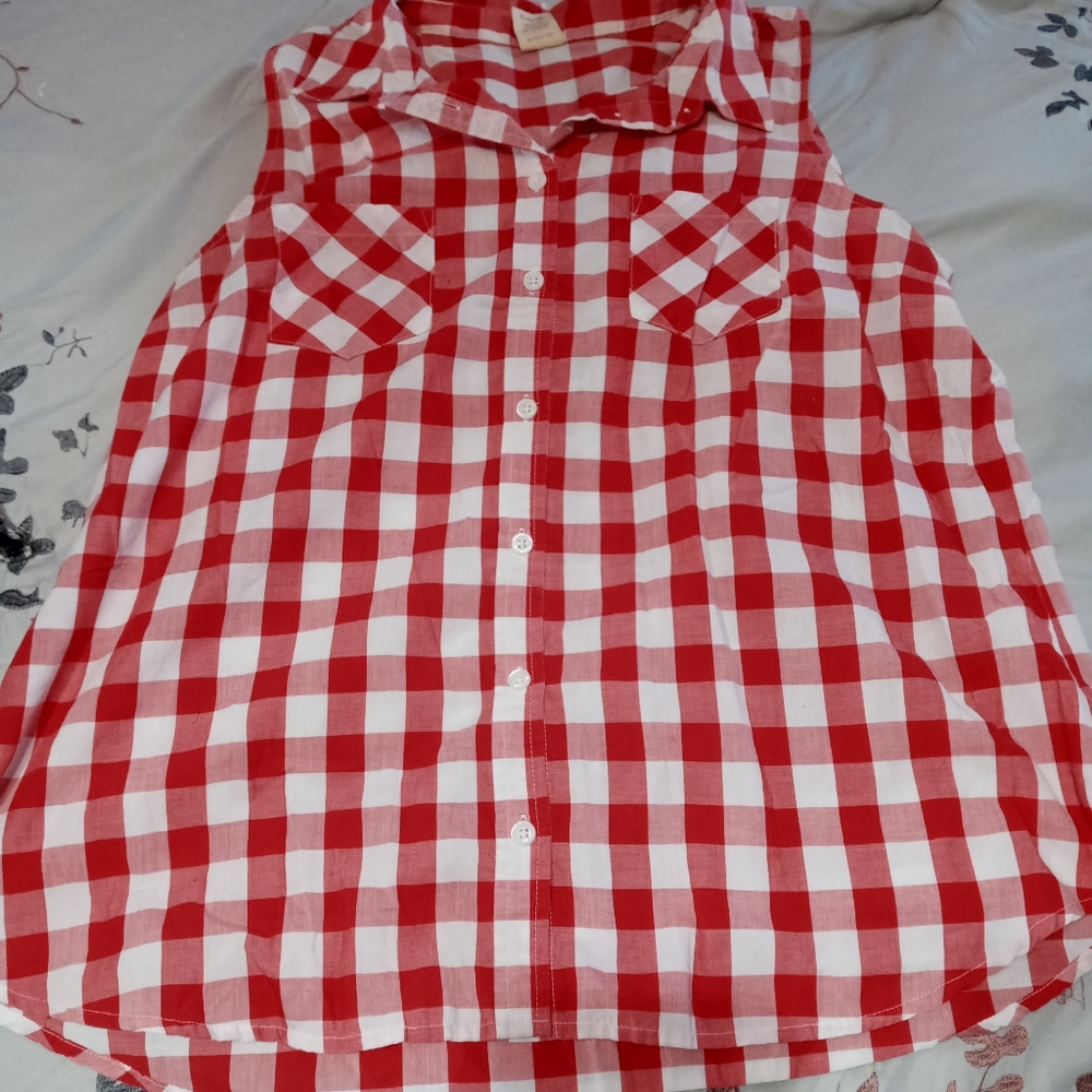 Red and white plaid cut off shirt